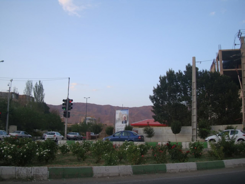بنر تبریک به رییس شورا در چهار راه گلکار